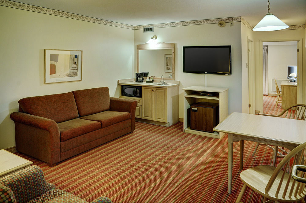 Quality Inn & Suites Bathurst Exteriör bild