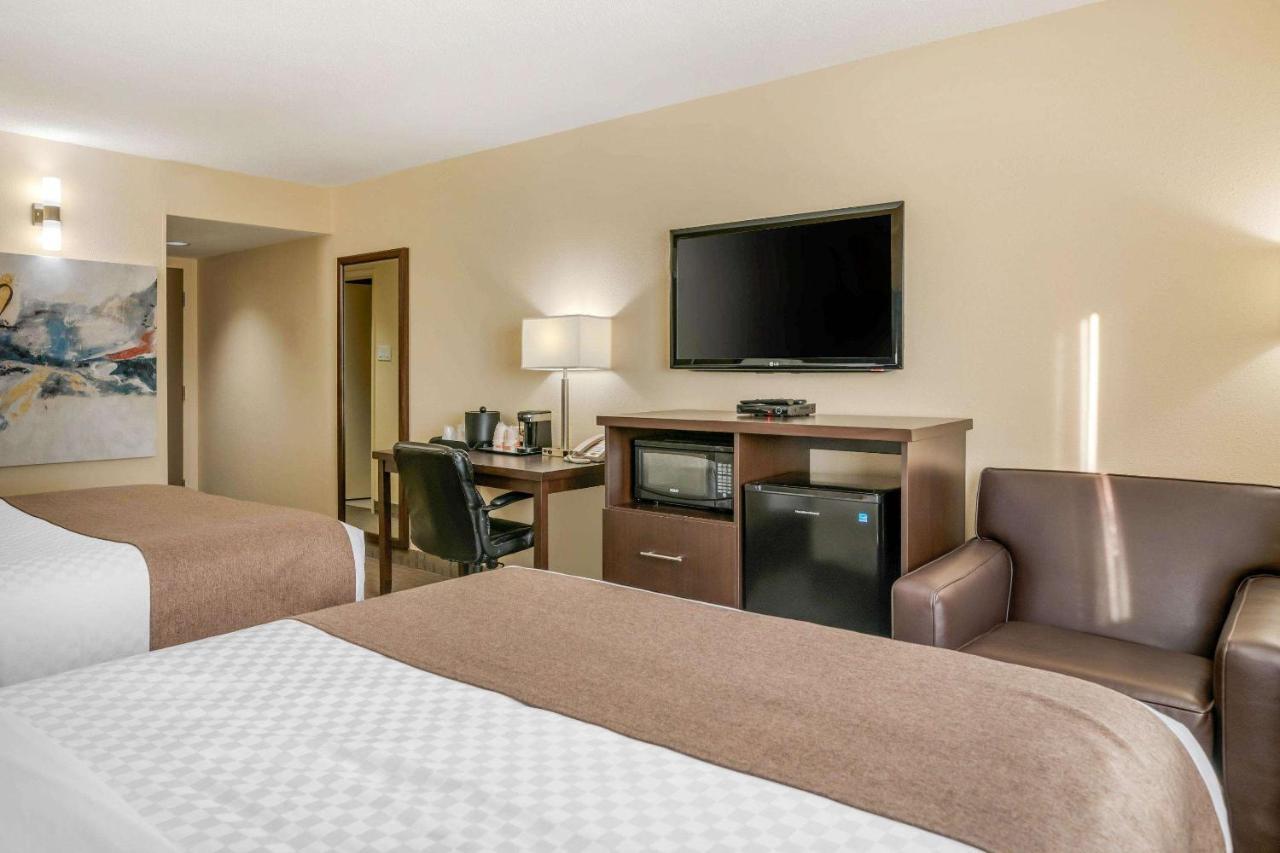Quality Inn & Suites Bathurst Exteriör bild